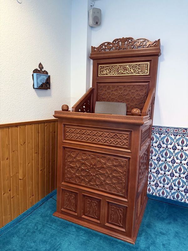 Minbar (Predigtkanzel) in der Hamidiye Moschee